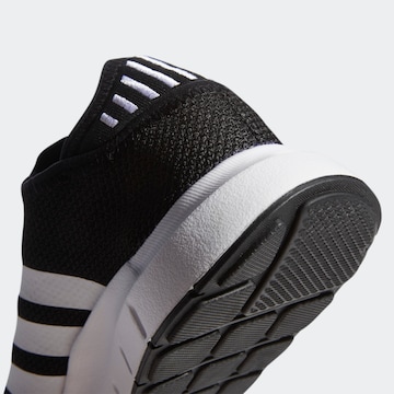 Sneaker bassa 'Swift Run X' di ADIDAS ORIGINALS in nero