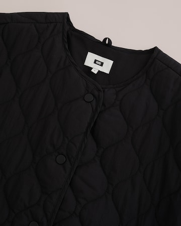 WE Fashion Преходно яке в черно