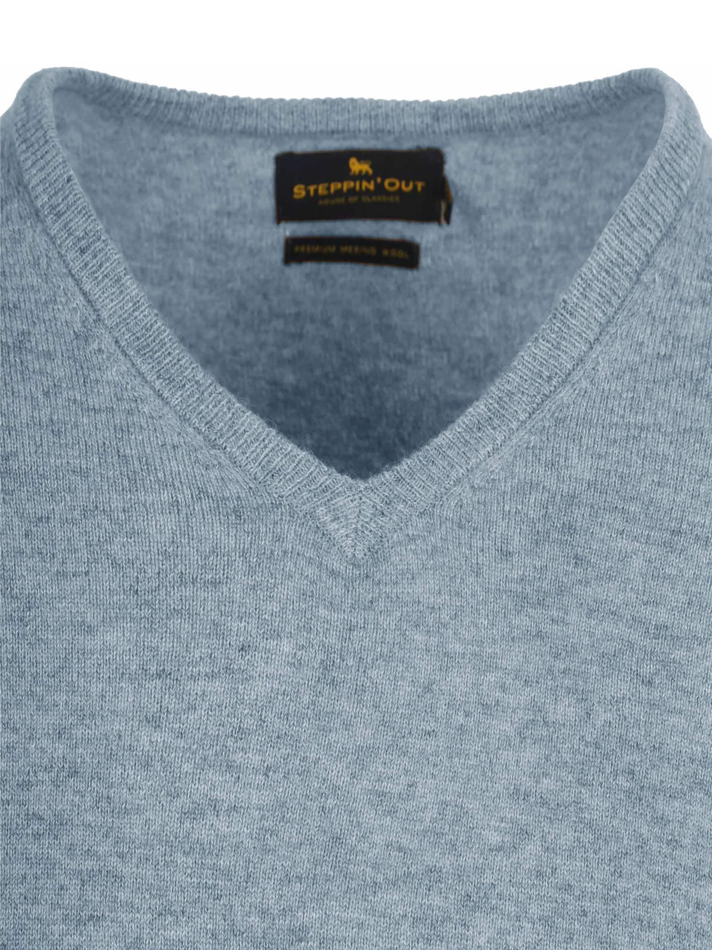 Steppin' out Sweater in Blue