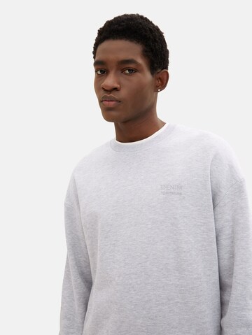 TOM TAILOR DENIM Sweatshirt in Grey