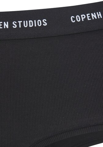 Copenhagen Studios - Panti en negro