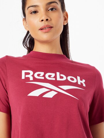 T-shirt Reebok en rouge