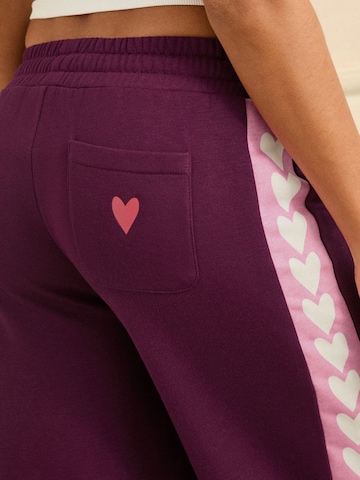 love & roses Voľný strih Nohavice - Červená