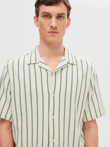 SELECTED HOMME Comfort fit Button Up Shirt 'Sal' in Green