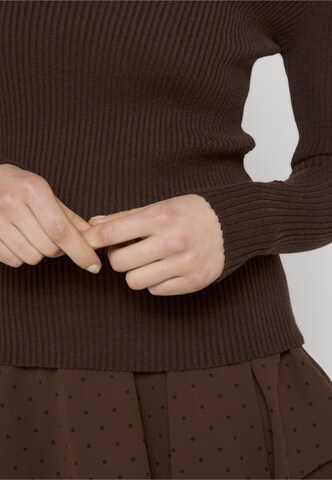 Urban Classics Pullover in Braun