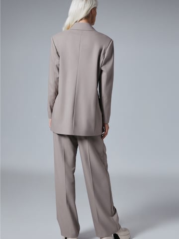 4TAILORS Blejzer 'Cadie' - Sivá