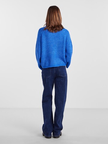 Pull-over 'Nell' PIECES en bleu