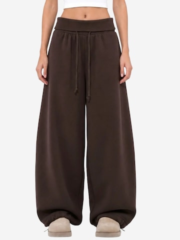 Busem Trousers 'Hose' in Brown: front