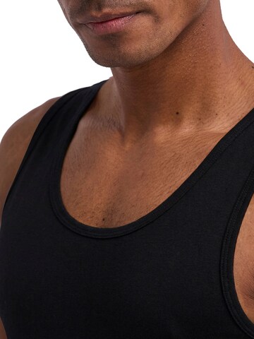 FALKE Undershirt 'Seamless' in Black