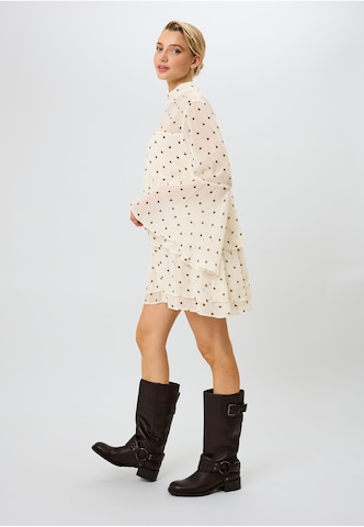 OH APRIL Dress in Beige