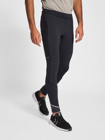 Skinny Pantalon de sport Newline en noir : devant