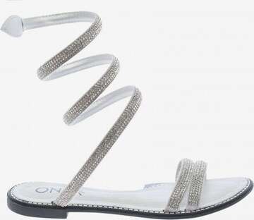 Onyx Sandals & High-Heeled Sandals in 35 in Silver: front