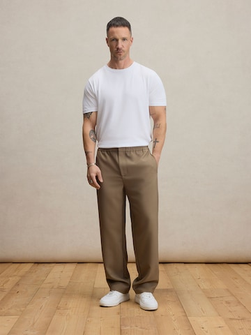 DAN FOX APPAREL Normalny krój Spodnie 'Gregor' w kolorze brązowy