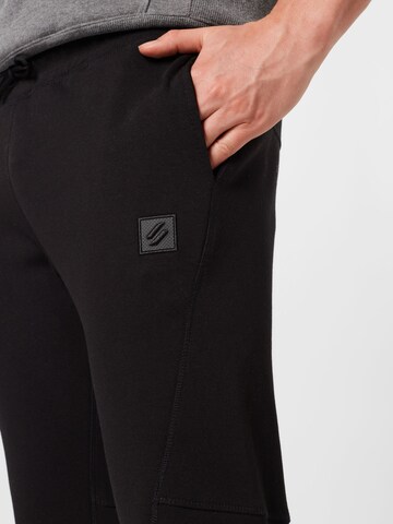 Superdry Tapered Broek 'Code Tech' in Zwart