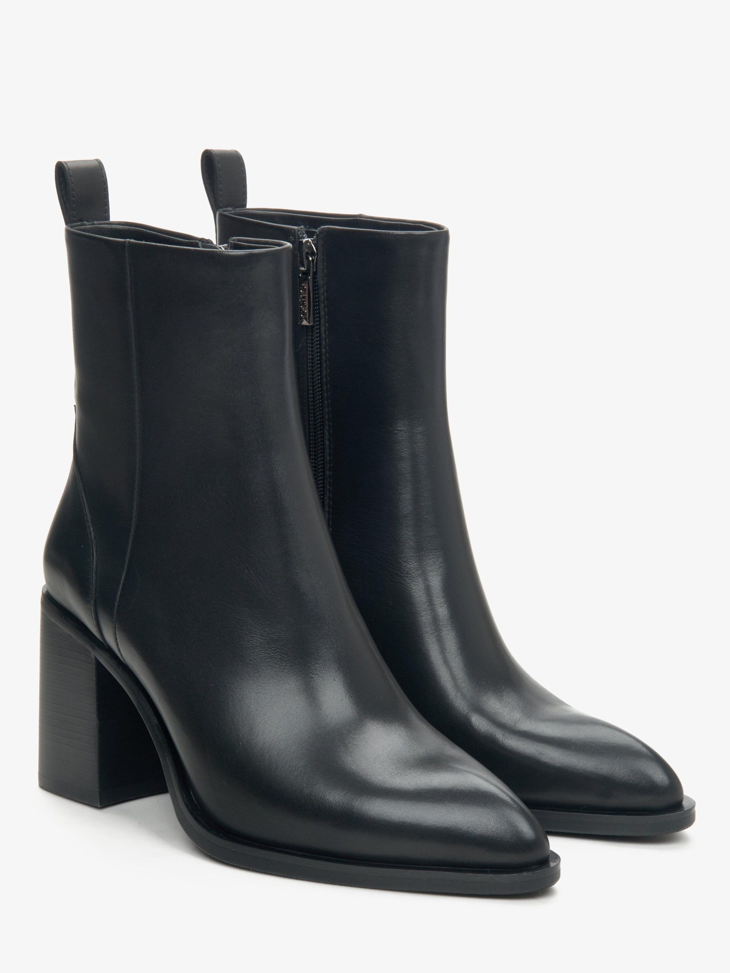 Ankle boots '551-518' di Estro in nero