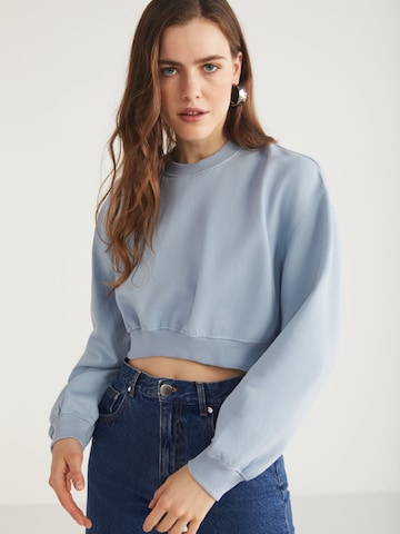 Sweat-shirt Grimelange en bleu : devant