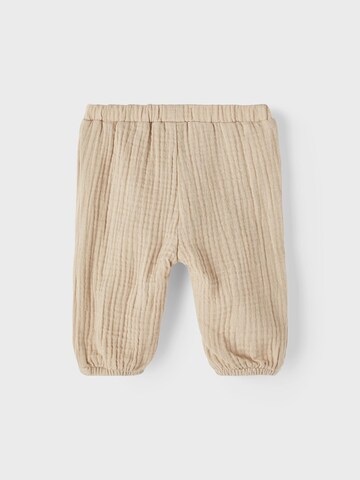 Tapered Pantaloni 'Helan' di NAME IT in beige