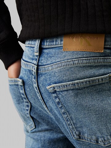Regular Jean 'Dad' Calvin Klein Jeans en bleu