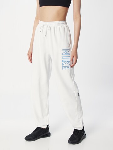 Nike Sportswear Regular Pants in White: front