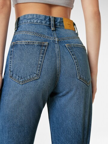 Regular Jeans de la Bershka pe albastru