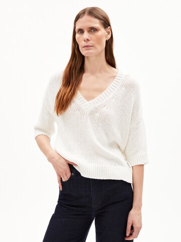 ARMEDANGELS Sweater ' RONAA ' in White: front