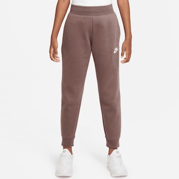 Nike Sportswear Tapered Pants 'Club' in Brown: front