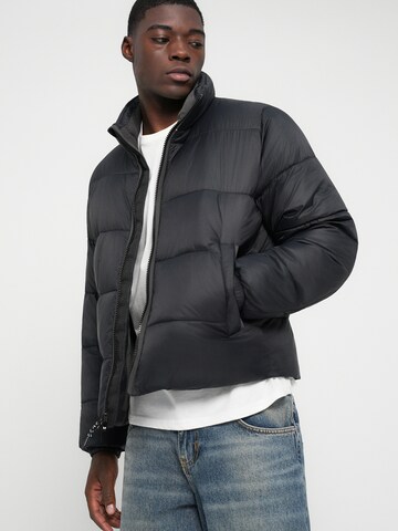 Abercrombie & Fitch Átmeneti dzseki 'Aircloud' - fekete