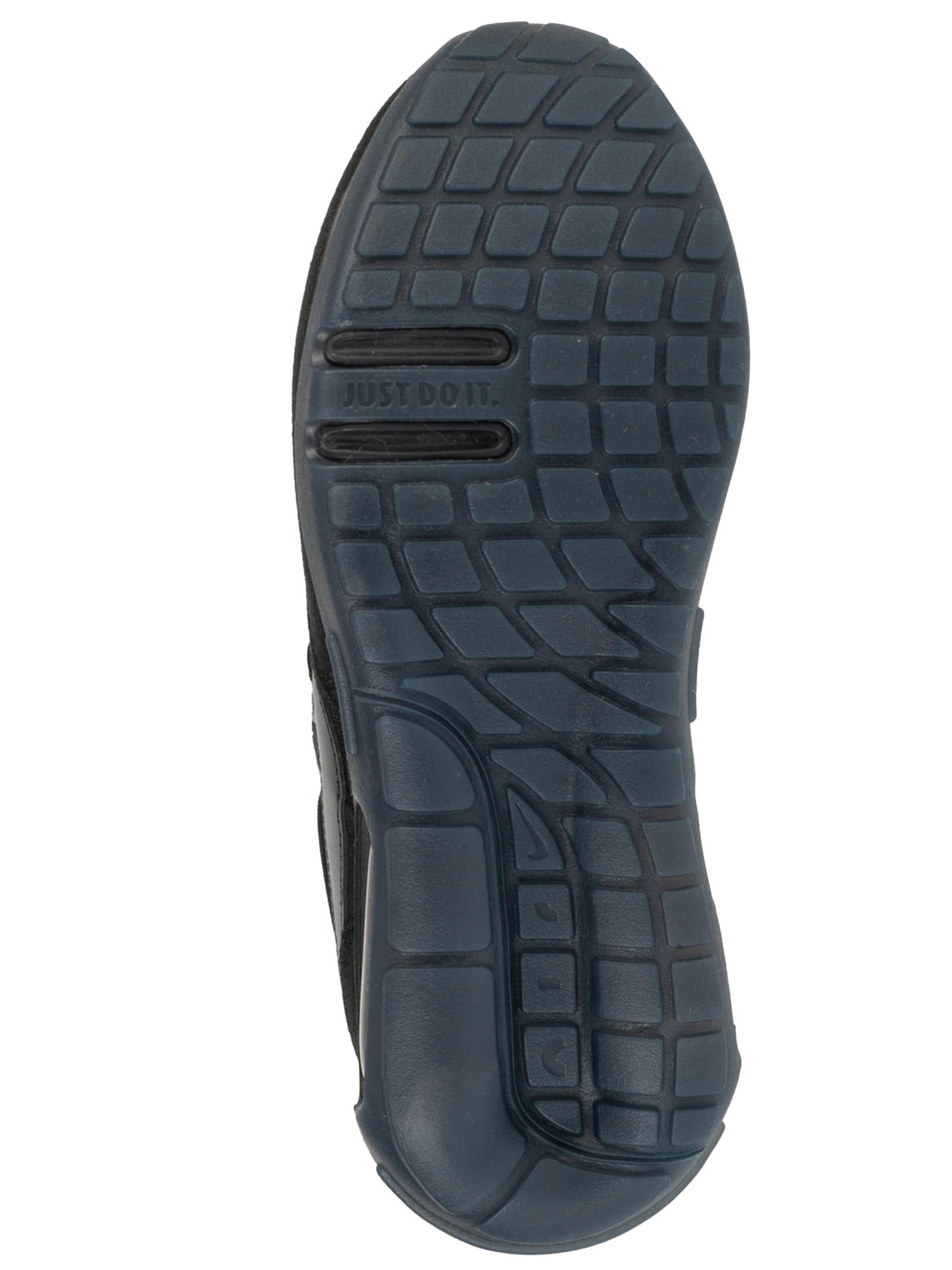 NIKE Trainers 'Nike Air Max Motif GS' in Black