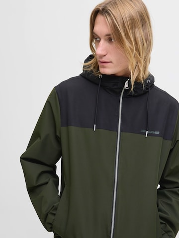 JACK & JONES Kurtka przejściowa 'JJELEGACY' w kolorze zielony