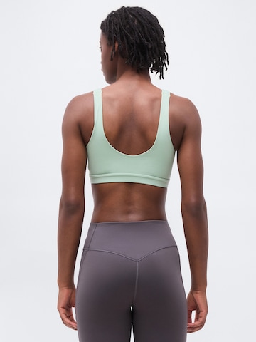 NIKE Бюстье Спортивный бюстгальтер 'One' в Зеленый