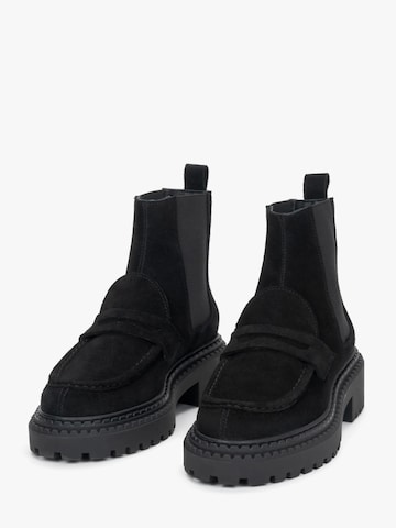 Ghete chelsea '09-3893' de la Estro pe negru