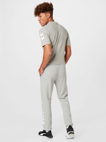 Effilé Pantalon de sport Hummel en gris