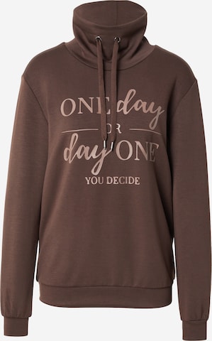 Soyaconcept Collegepaita 'Banu 256' värissä ruskea: etupuoli