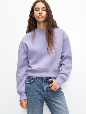 Pull&Bear Sweatshirt in Purple: front
