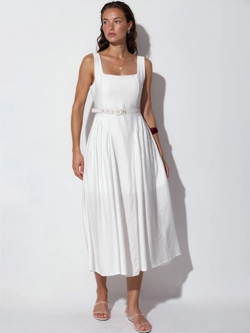 Busem Dress 'Midi' in White: front