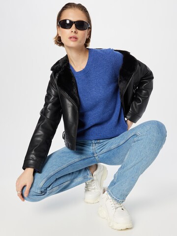 Pull-over 'Preet' Claire en bleu