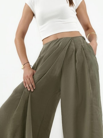 Wide leg Pantaloni 'Hose' di Hiccup in verde