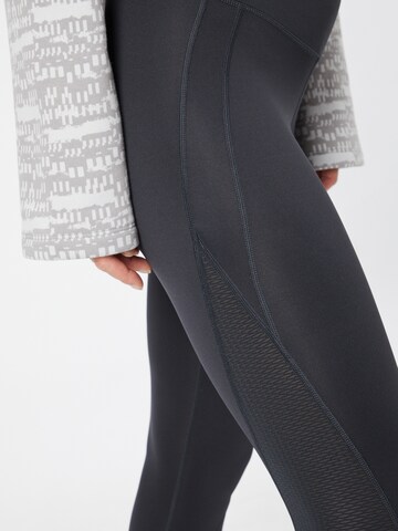 Skinny Pantaloni sportivi di Reebok in nero