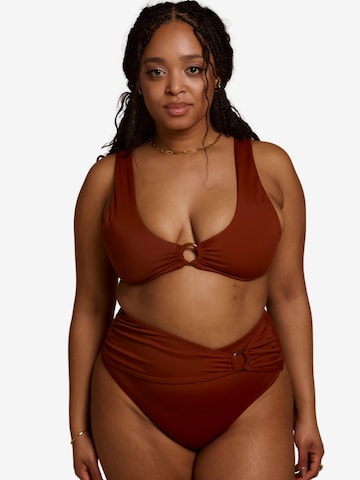Billie Swim Bikinitoppi 'Biarritz Ring Top' värissä ruskea: etupuoli