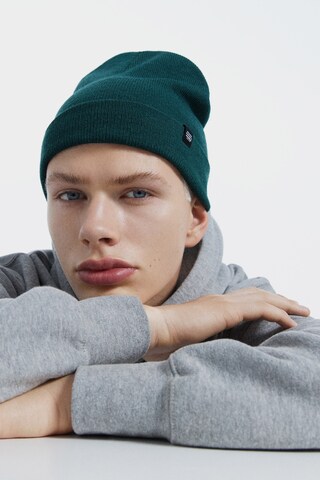 Pull&Bear Beanie in Green