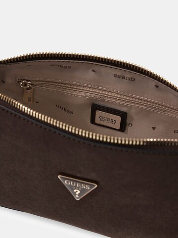 GUESS Schultertasche 'Isobel' in Braun