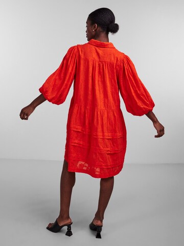 Robe-chemise 'Jari' Y.A.S en rouge