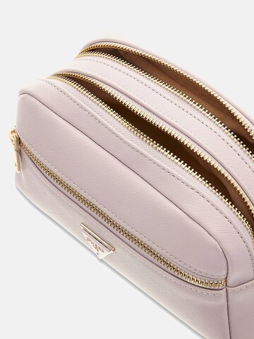 GUESS Kulturtasche in Lila