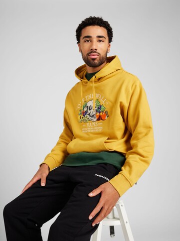 Sweat-shirt 'FROM THE GROUND UP' VANS en jaune : devant