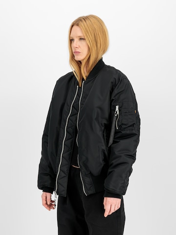 ALPHA INDUSTRIES Jacke in Schwarz: Seite