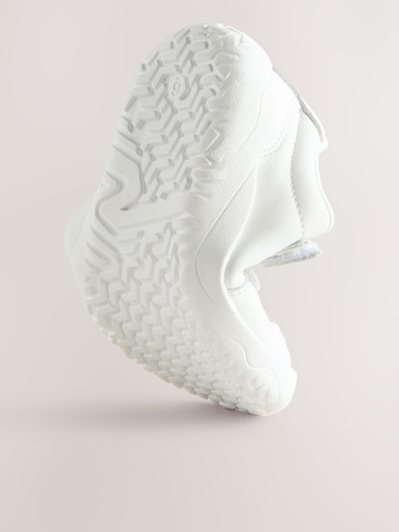 Sneaker de la Next pe alb