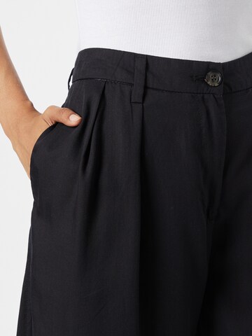 WEEKDAY Loose fit Pleat-front trousers 'Hazel' in Black