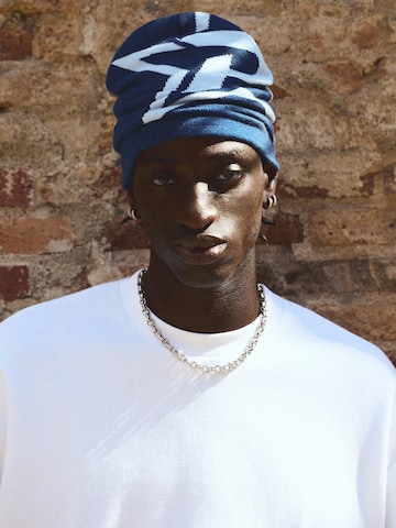Bershka Beanie in Blue