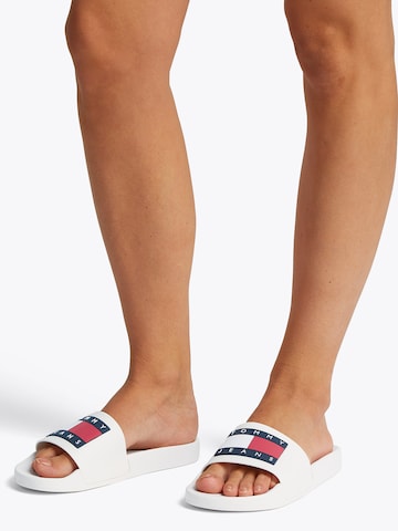 Claquettes / Tongs 'Ess' Tommy Jeans en blanc