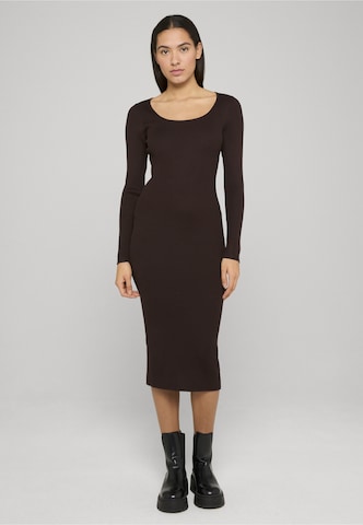 Urban Classics Jurk in Bruin: voorkant